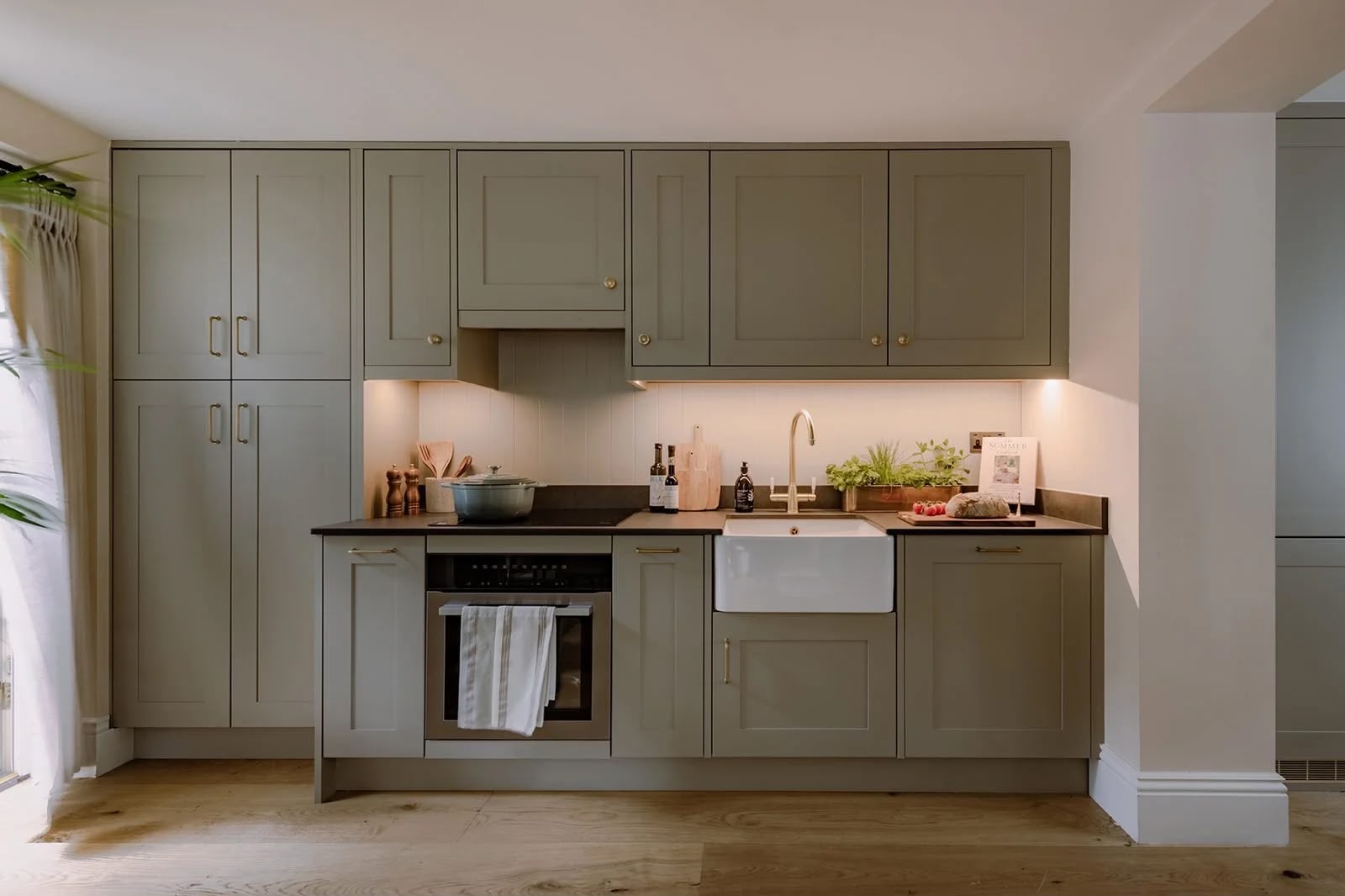Carbon grey kitchen